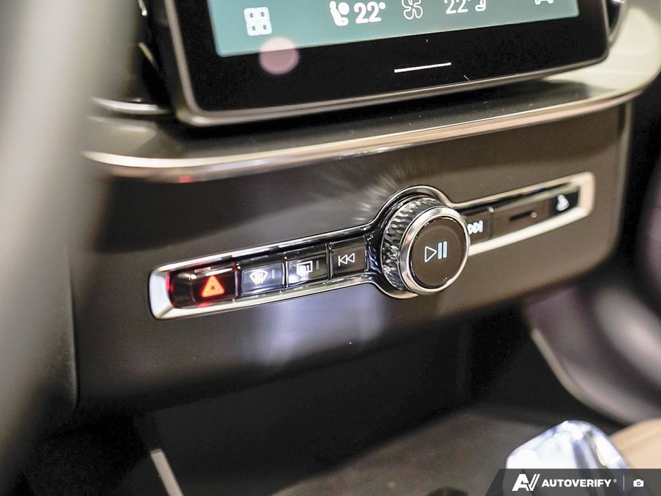 2026 Volvo XC90 Plug-in hybrid Plus 7-Seater (Dark Theme)-19