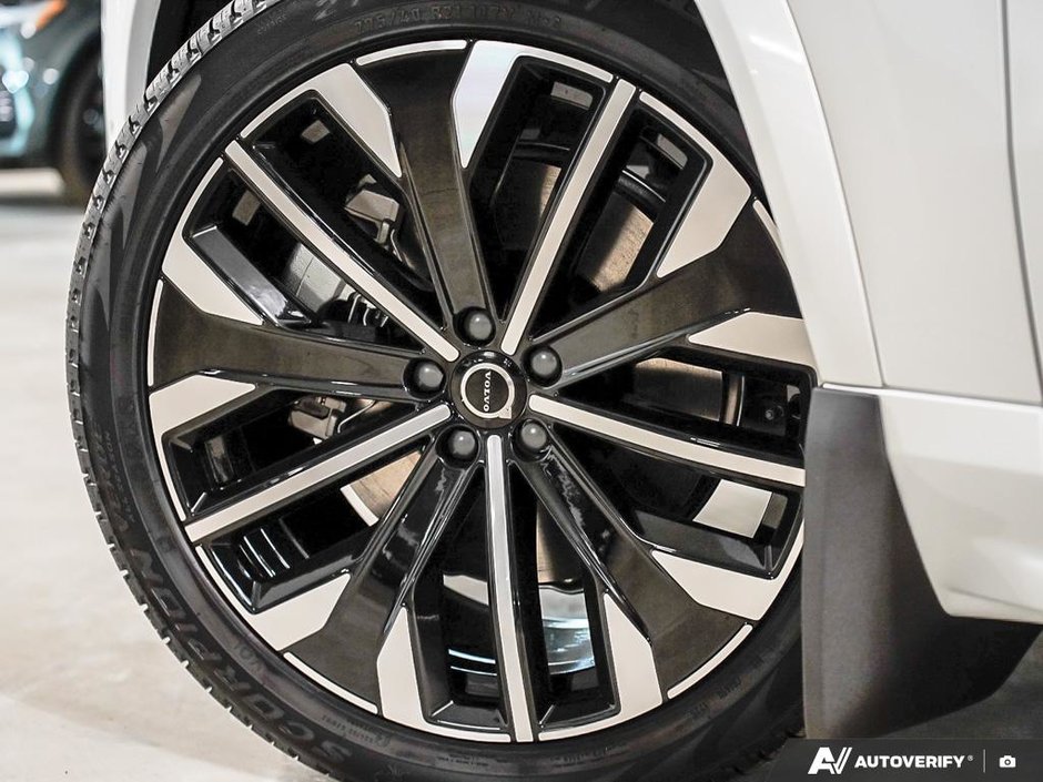 2026 Volvo XC90 Plug-in hybrid Plus 7-Seater (Dark Theme)-5