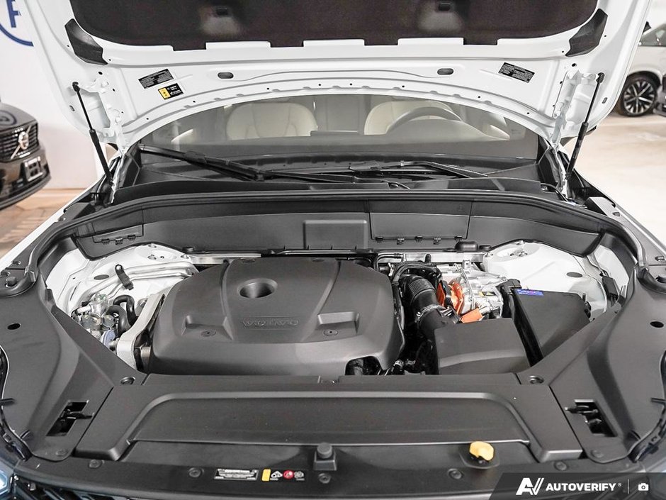 2026 Volvo XC90 Plug-in hybrid Plus 7-Seater (Dark Theme)-7