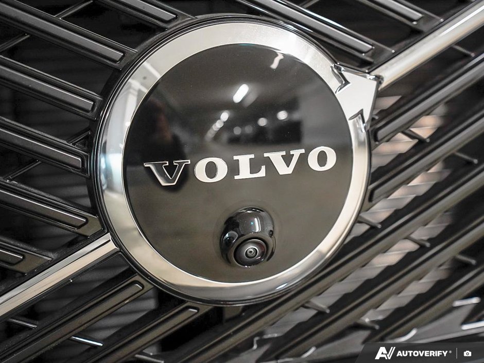 2026 Volvo XC90 Plug-in hybrid Plus 7-Seater (Dark Theme)-8