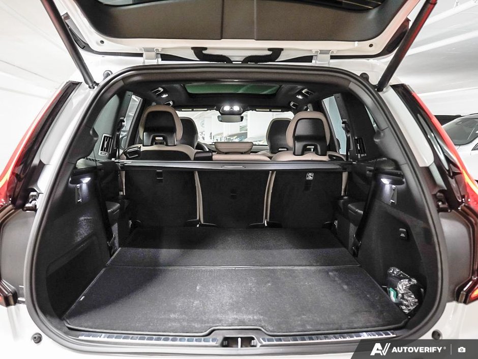 2026 Volvo XC90 Plug-in hybrid Plus 7-Seater (Dark Theme)-10
