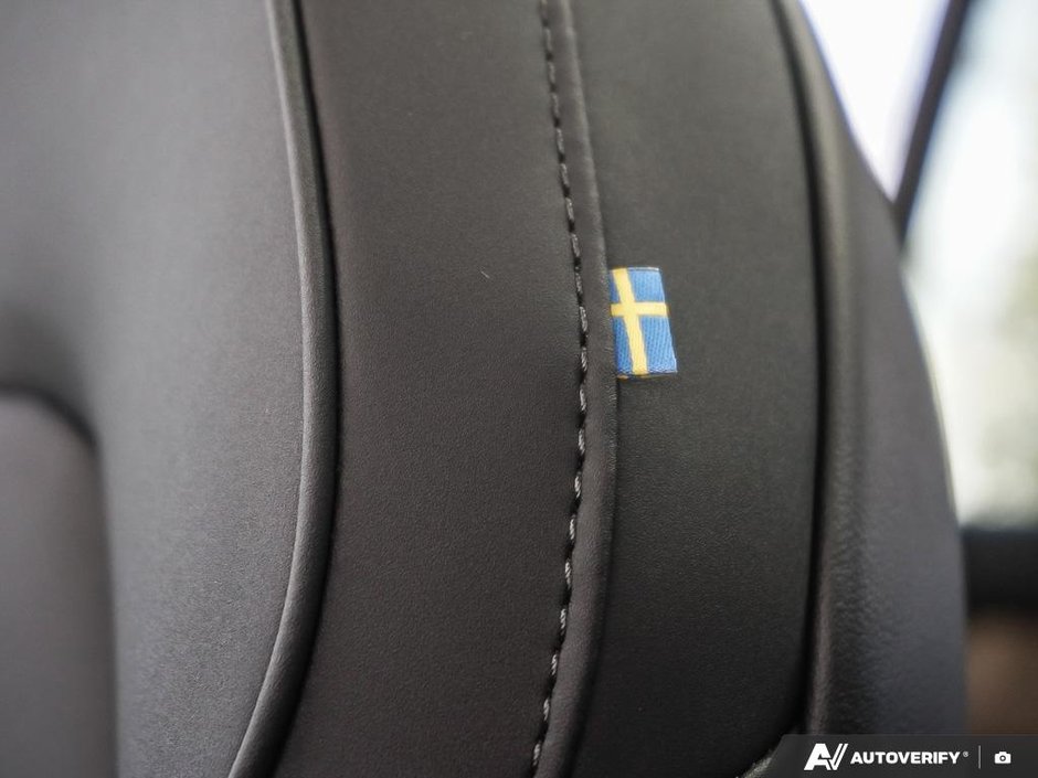 2026 Volvo XC90 Plug-in hybrid Plus 7-Seater (Dark Theme)-25