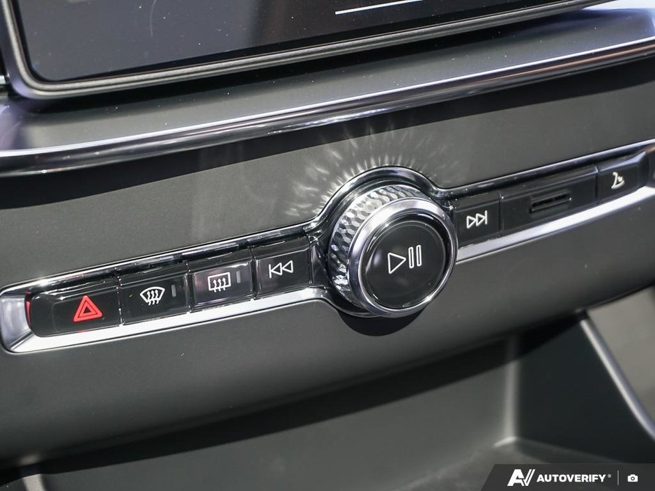 2026 Volvo XC90 Plug-in hybrid Plus 7-Seater (Dark Theme)-21