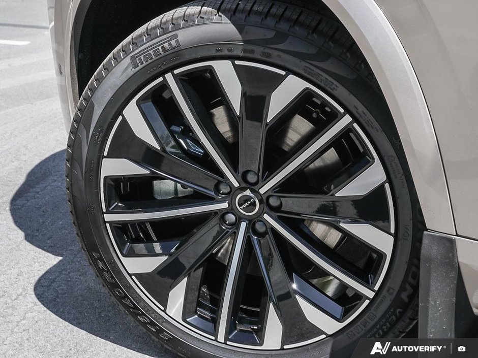 2026 Volvo XC90 Plug-in hybrid Plus 7-Seater (Dark Theme)-5