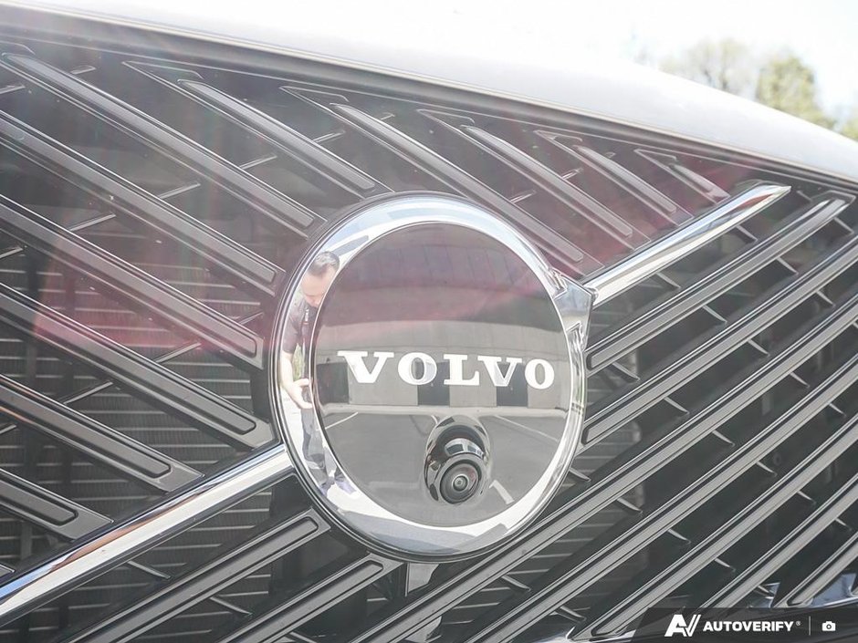 2026 Volvo XC90 Plug-in hybrid Plus 7-Seater (Dark Theme)-8