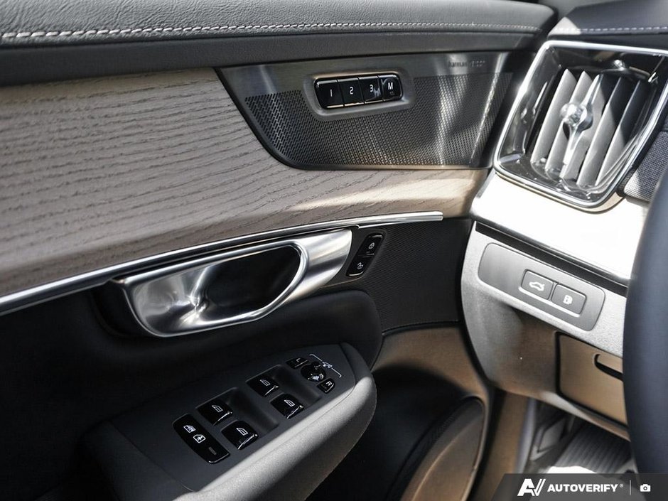 2026 Volvo XC90 Plug-in hybrid Plus 7-Seater (Bright Theme)-20