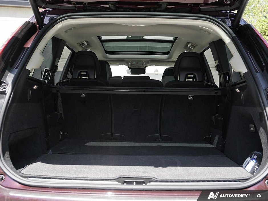 2026 Volvo XC90 Plug-in hybrid Plus 7-Seater (Bright Theme)-11