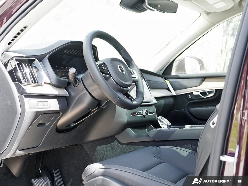 2026 Volvo XC90 Plug-in hybrid Plus 7-Seater (Bright Theme)-15