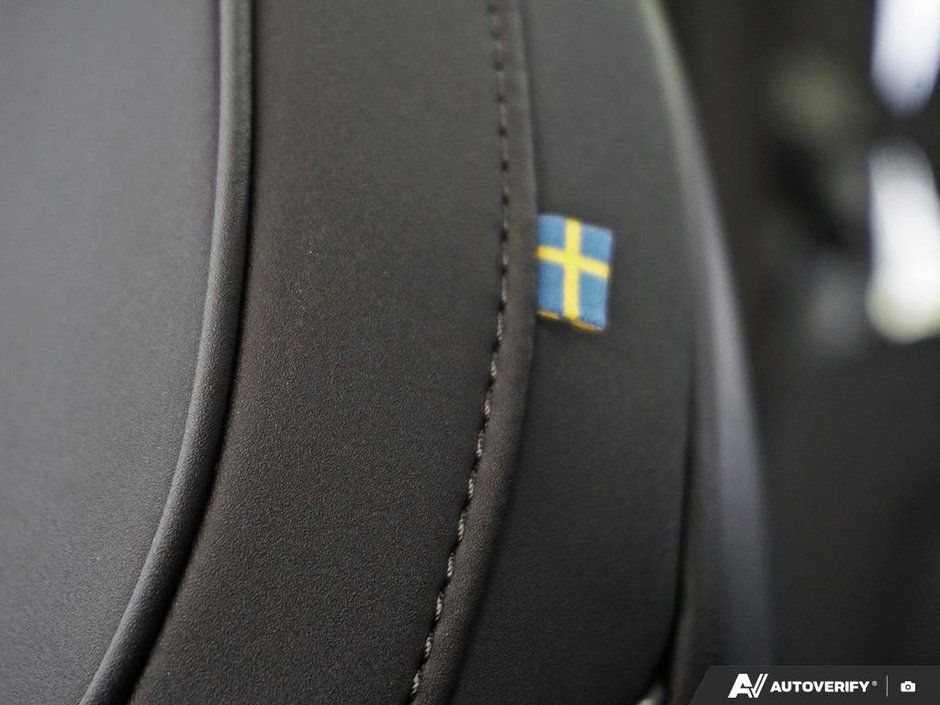 2026 Volvo XC90 Plug-in hybrid Plus 7-Seater (Bright Theme)-25