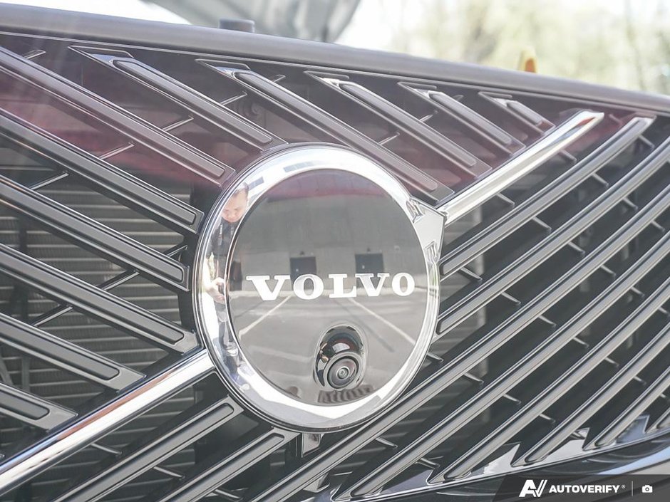 2026 Volvo XC90 Plug-in hybrid Ultra 7-Seater (Dark Theme)-8