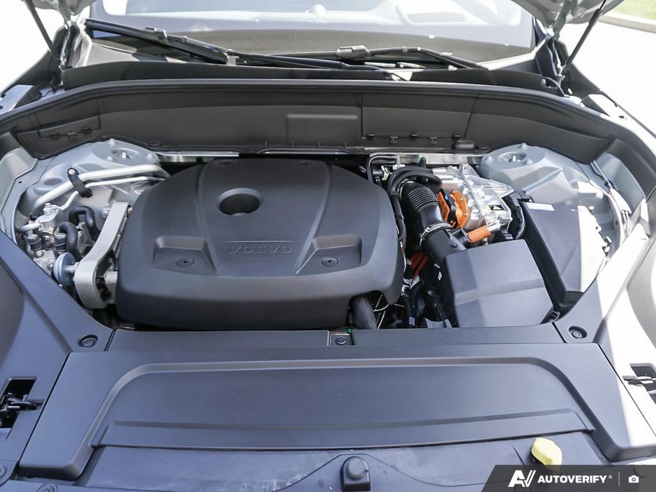 2026 Volvo XC90 Plug-in hybrid Ultra 7-Seater (Dark Theme)-7