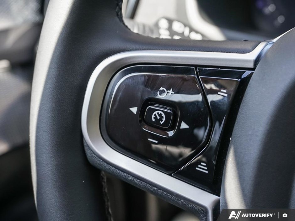 2026 Volvo XC90 Plug-in hybrid Ultra 7-Seater (Dark Theme)-19