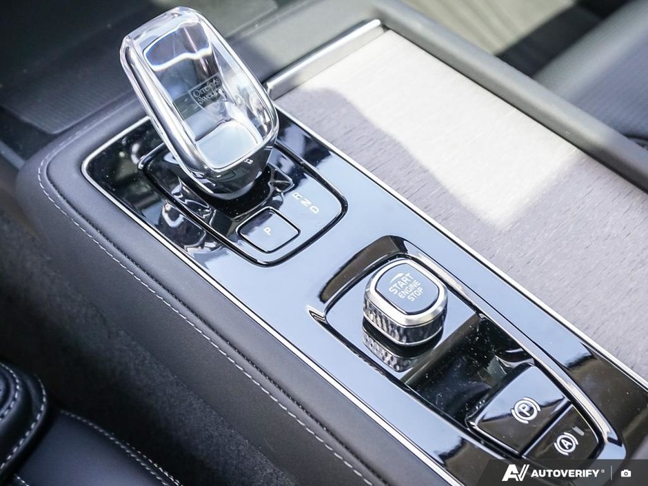 2026 Volvo XC90 Plug-in hybrid Ultra 7-Seater (Dark Theme)-22