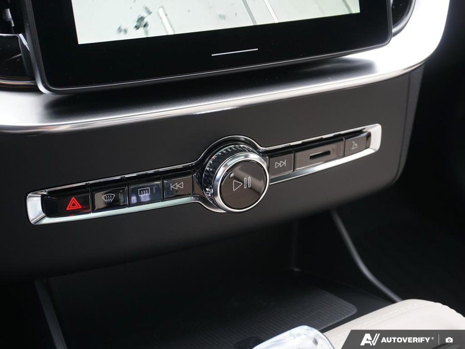 2026 Volvo XC90 Plug-in hybrid Ultra 7-Seater (Dark Theme)-20
