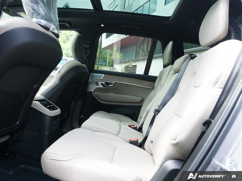 2026 Volvo XC90 Plug-in hybrid Ultra 7-Seater (Dark Theme)-12