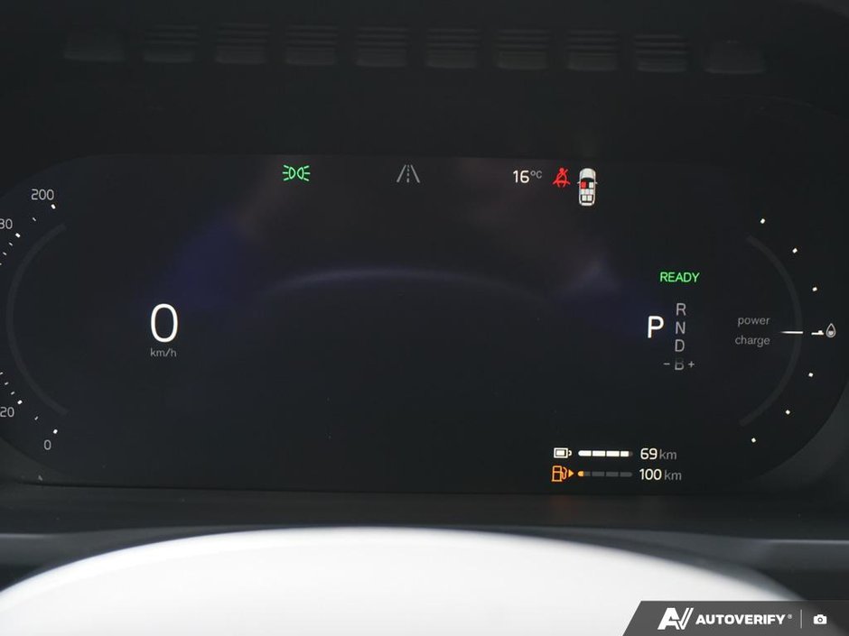 2026 Volvo XC90 Plug-in hybrid Ultra 7-Seater (Dark Theme)-16