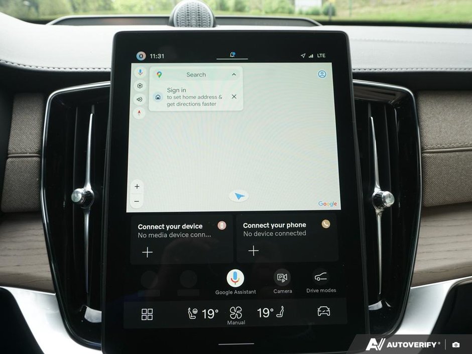 2026 Volvo XC90 Plug-in hybrid Ultra 7-Seater (Dark Theme)-22
