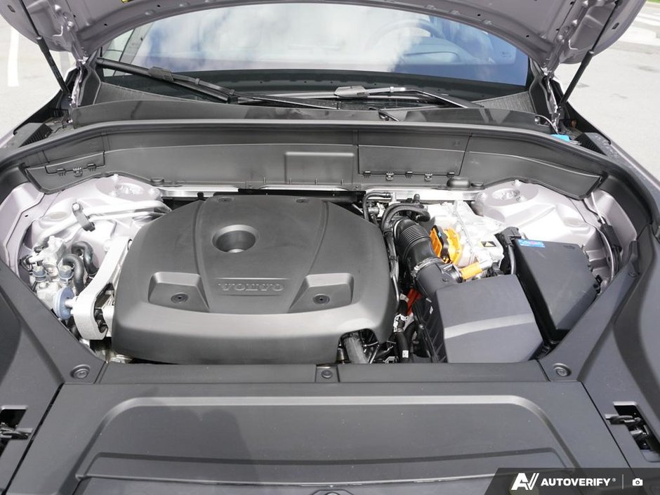 2026 Volvo XC90 Plug-in hybrid Ultra 7-Seater (Dark Theme)-7