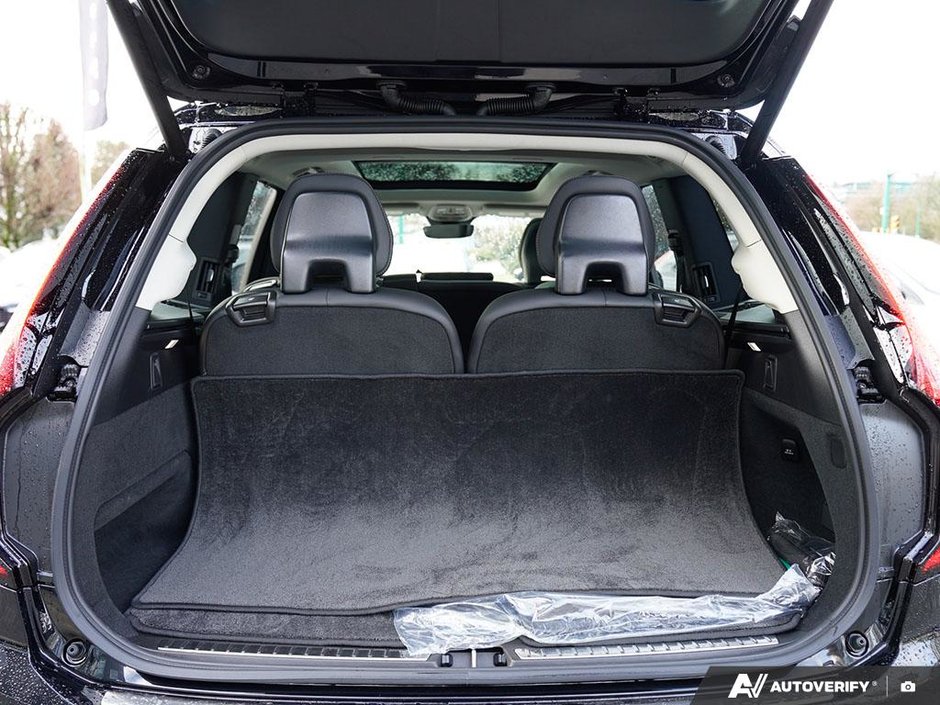 2025 Volvo XC90 Ultra | Top Trim - Low Mileage-10