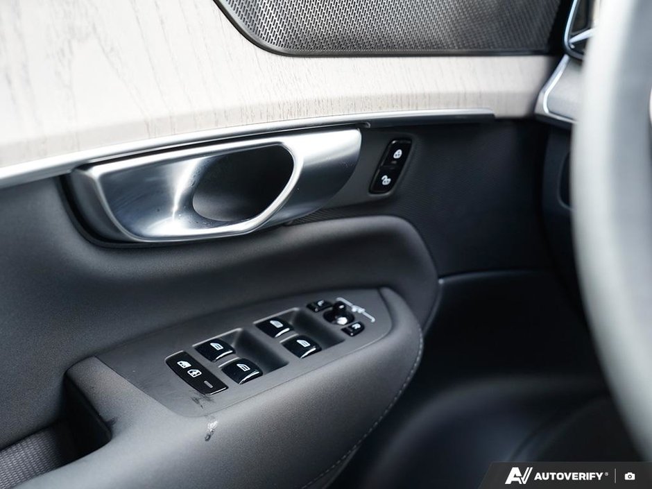 2025 Volvo XC90 Ultra | Top Trim - Low Mileage-17