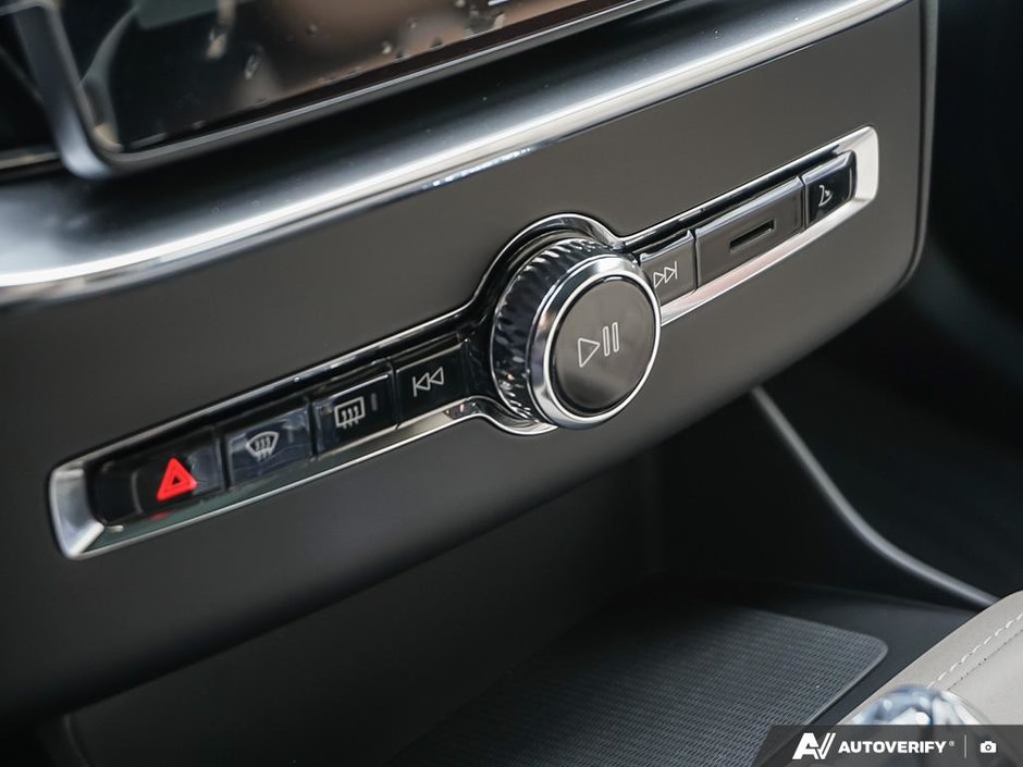 2026 Volvo XC90 Plus 7-Seater (Bright Theme)-22