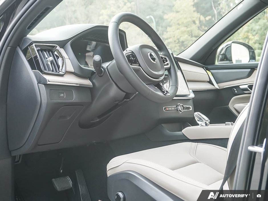 2026 Volvo XC90 Plus 7-Seater (Bright Theme)-15