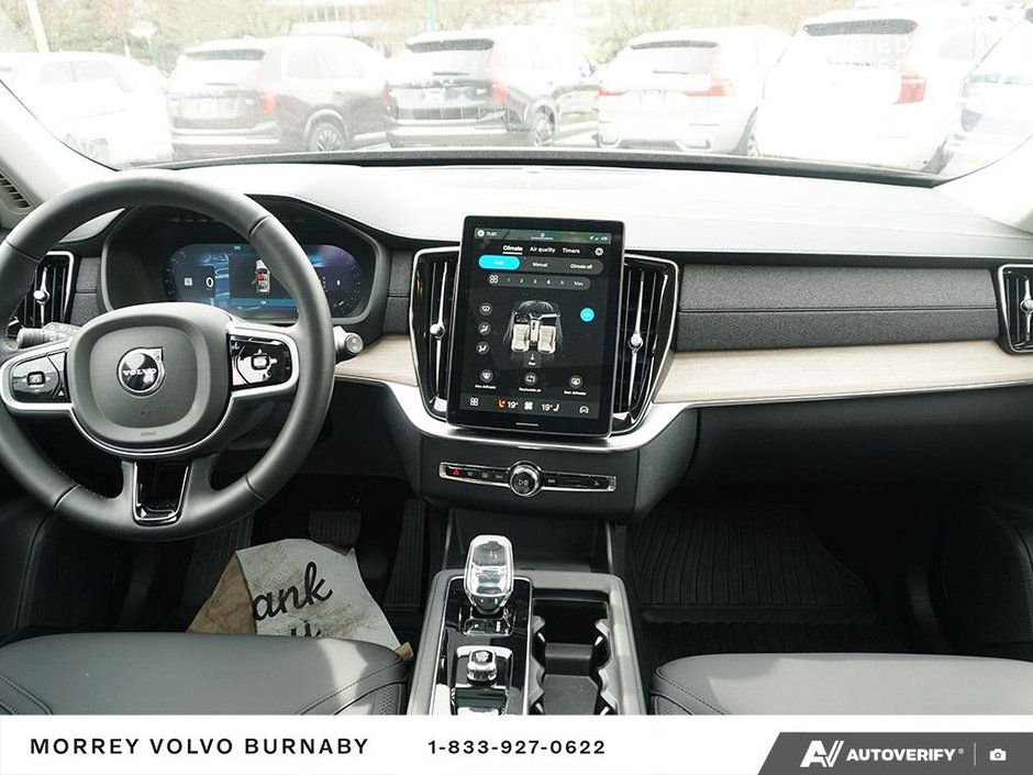 2026 Volvo XC90 Plus Bright Theme - 7 Passenger-15