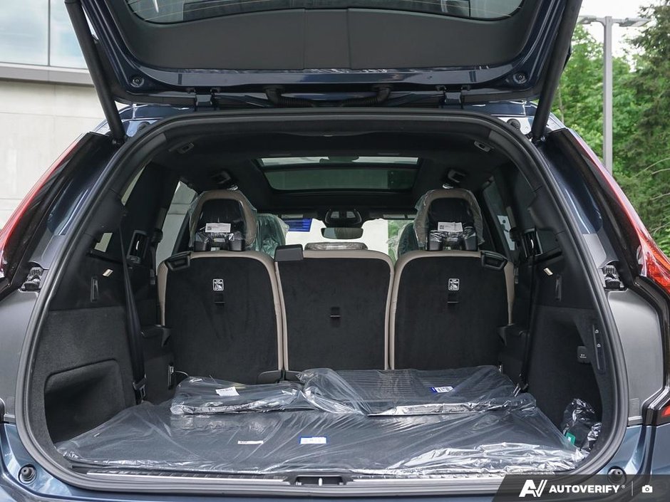 2026 Volvo XC90 Ultra 7-Seater (Dark Theme)-11
