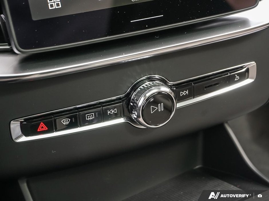 2026 Volvo XC90 Ultra 7-Seater (Dark Theme)-22