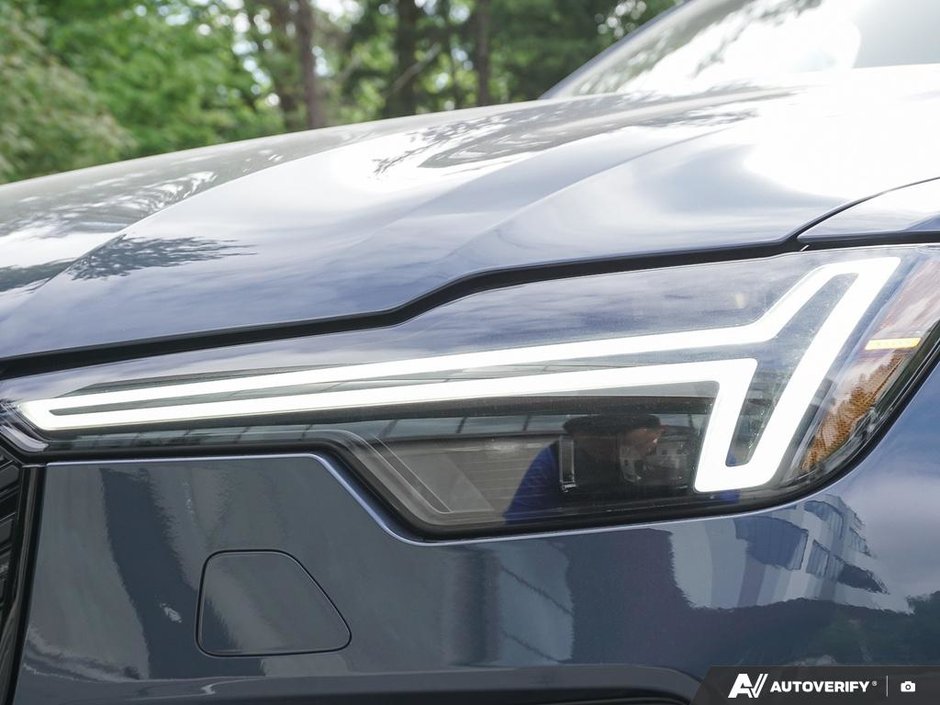 2026 Volvo XC90 Ultra 7-Seater (Dark Theme)-9
