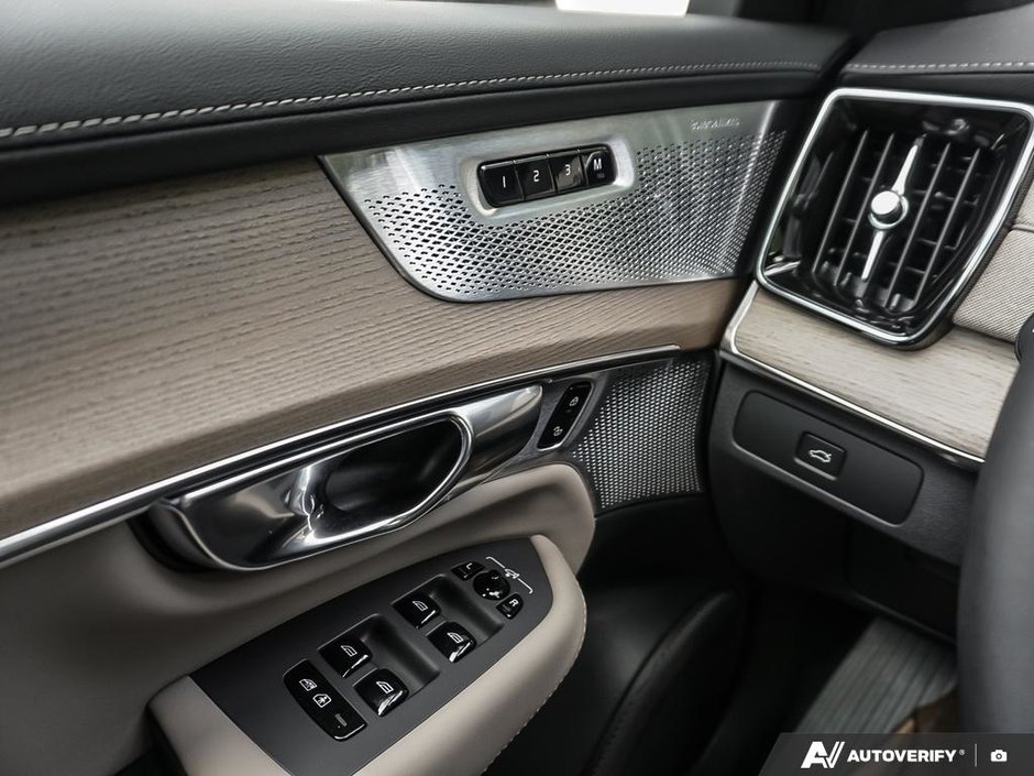 2026 Volvo XC90 Ultra 7-Seater (Dark Theme)-20