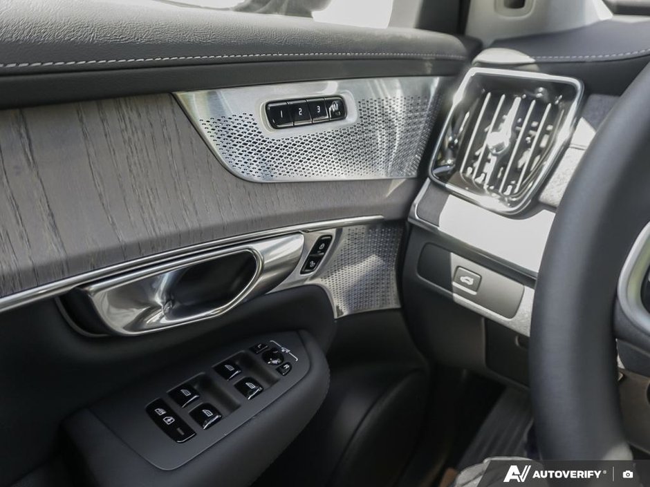 2026 Volvo XC90 Ultra 7-Seater (Dark Theme)-20