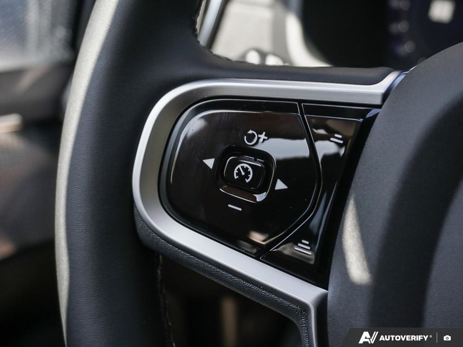 2026 Volvo XC90 Ultra 7-Seater (Dark Theme)-19