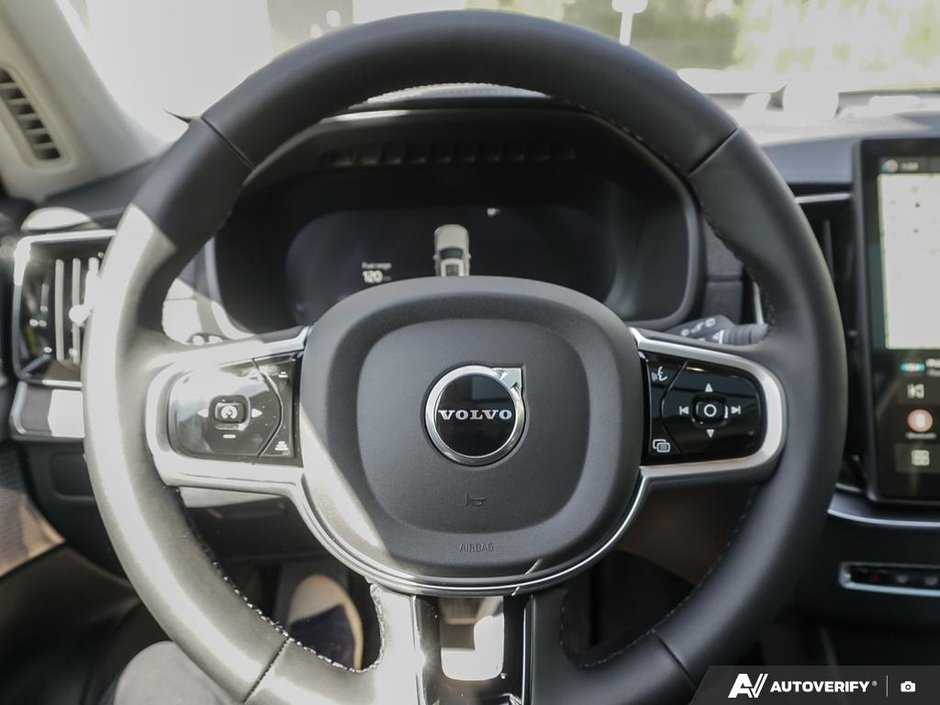 2026 Volvo XC90 Ultra 7-Seater (Dark Theme)-16