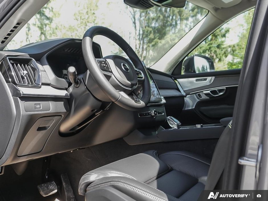 2026 Volvo XC90 Ultra 7-Seater (Dark Theme)-15