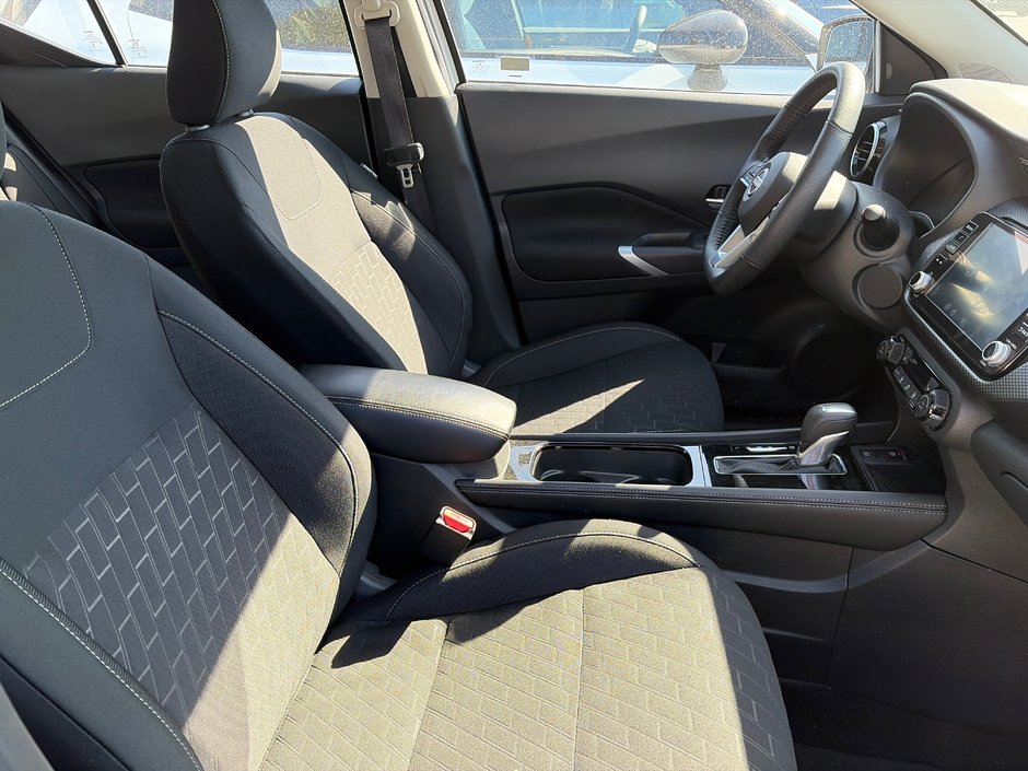 2025 Nissan Kicks Play SV CVT // 2.99% FINANCING-2