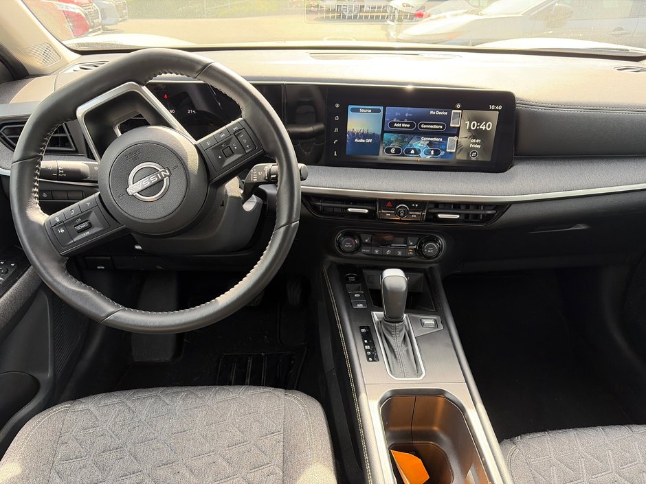 2025 Nissan Kicks SV AWD // 2.99% FINANCING!-8