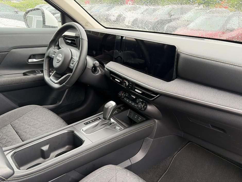 2025 Nissan Kicks SV AWD // 2.99% FINANCING!-1