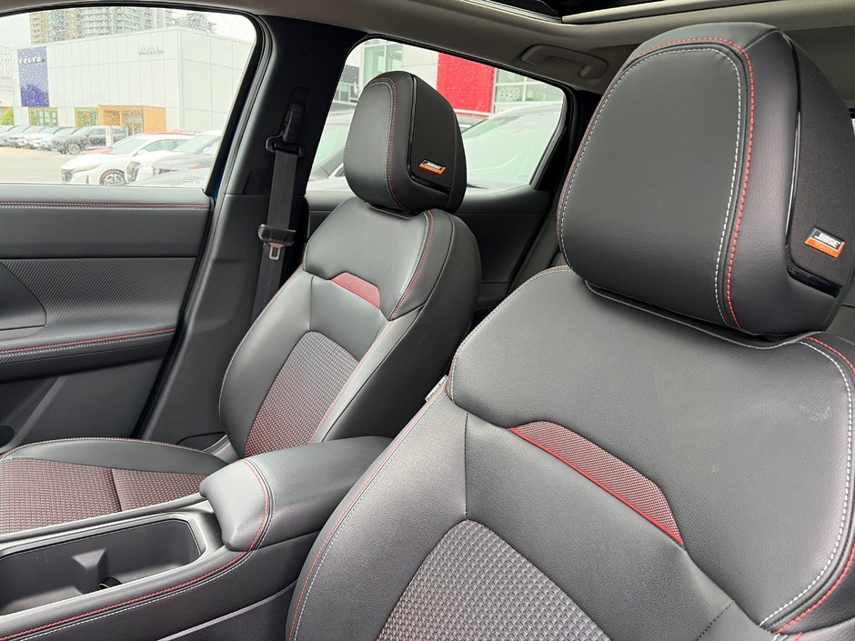 2025 Nissan Kicks SR AWD // 2.99% FINANCING-6