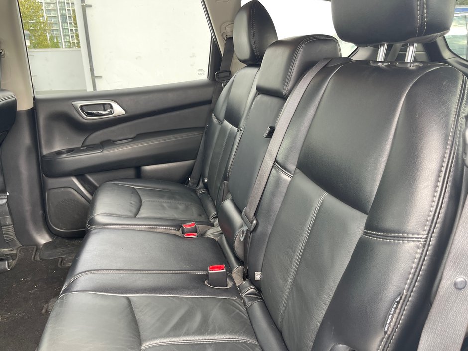 2020 Nissan Pathfinder SL PREMIUM // LEATHER-8