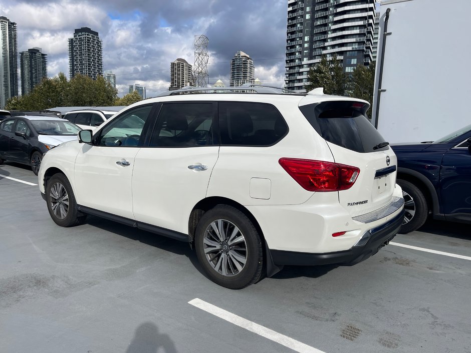 2020 Nissan Pathfinder SL PREMIUM // LEATHER-6