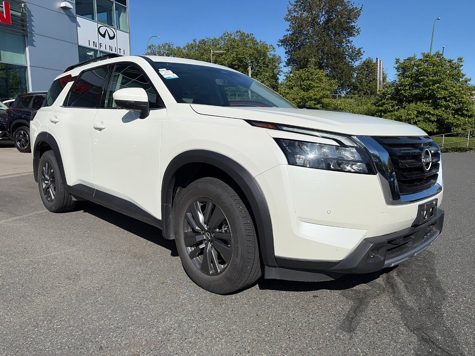 2024 Nissan Pathfinder SV 4X4 // 2.99% FINANCING-0