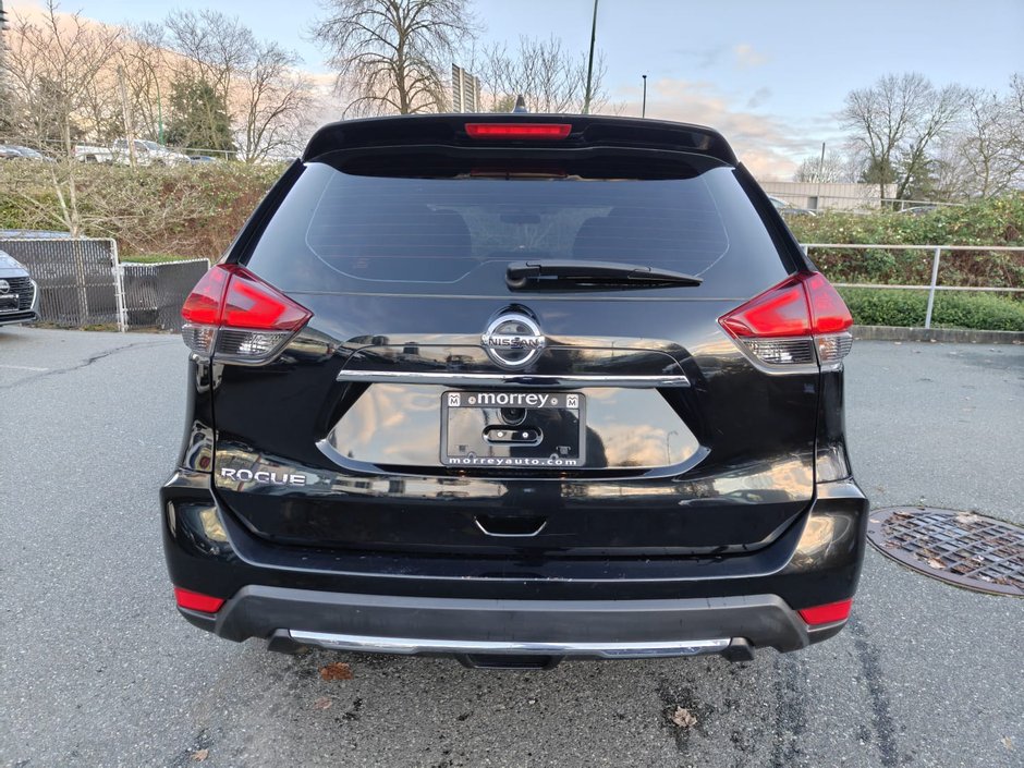 2017 Nissan Rogue S FWD // NO ACCIDENTS-4