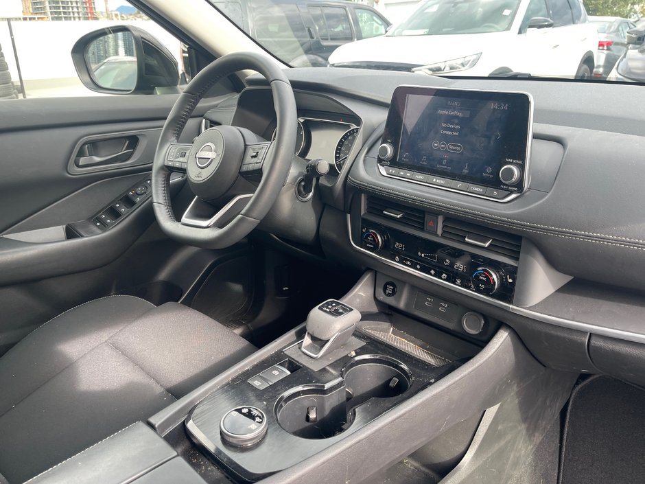 2024 Nissan Rogue S-3