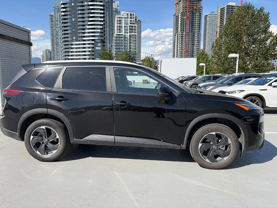 2025 Nissan Rogue SV AWD // 2.99% FINANCING!-1