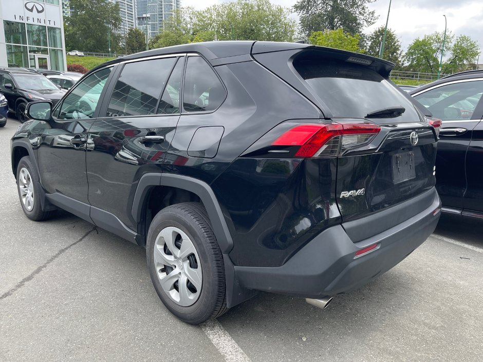 2022 Toyota RAV4 LE-5