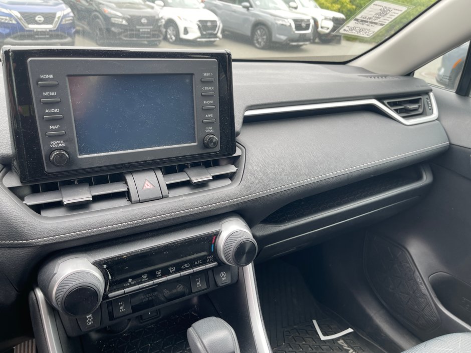 2022 Toyota RAV4 LE-4