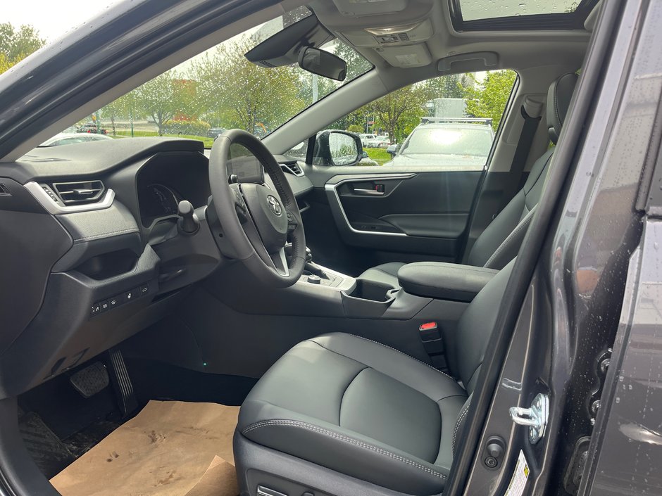 2025 Toyota RAV4 Hybrid XLE PREMIUM-4