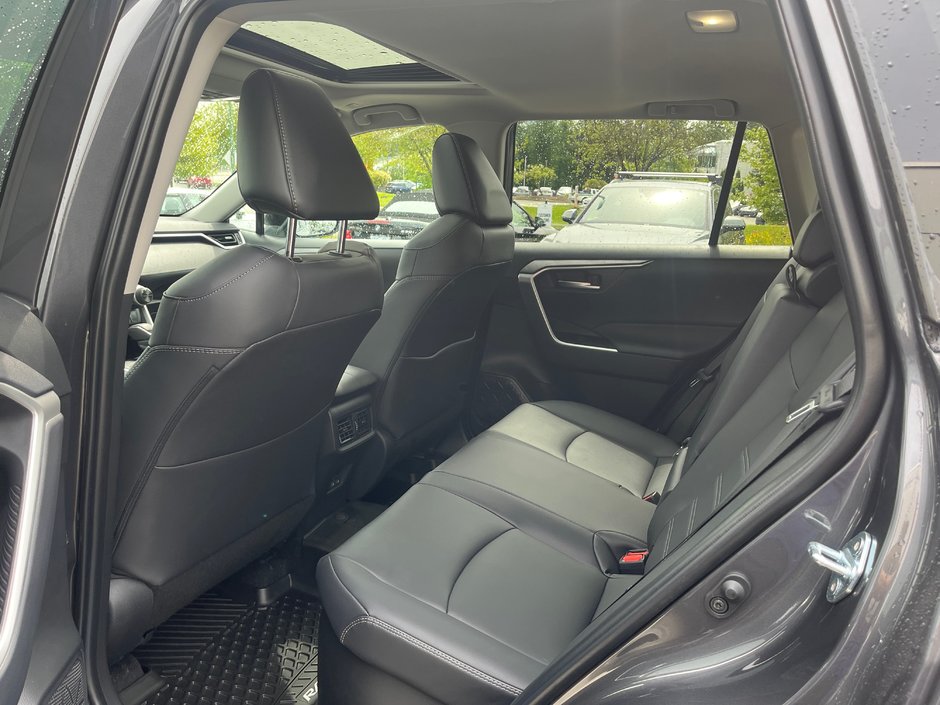 2025 Toyota RAV4 Hybrid XLE PREMIUM-7
