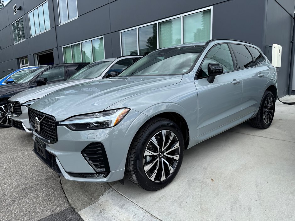2024 Volvo XC60 Core – Only 16,945 km | Like New!-0